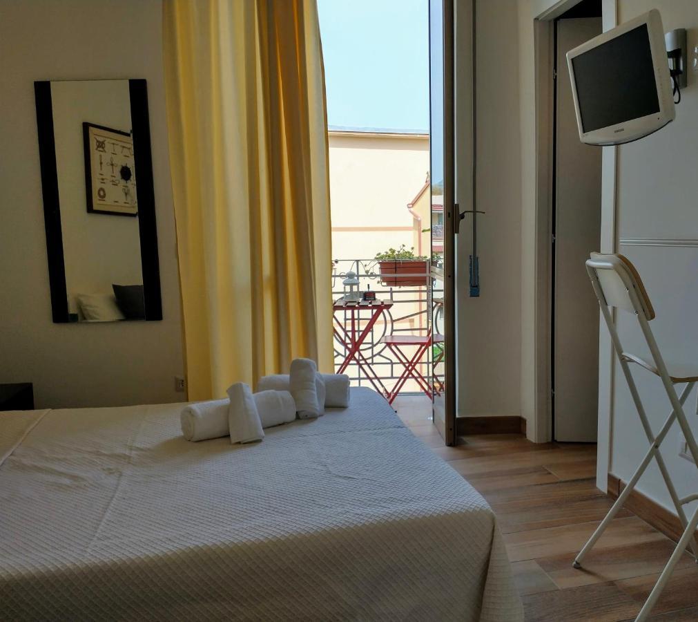 Hotel Mi Casa Tu Casa Formia Exteriér fotografie